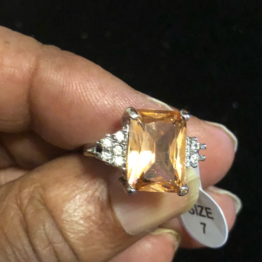 Ring - Picture 2 of 5